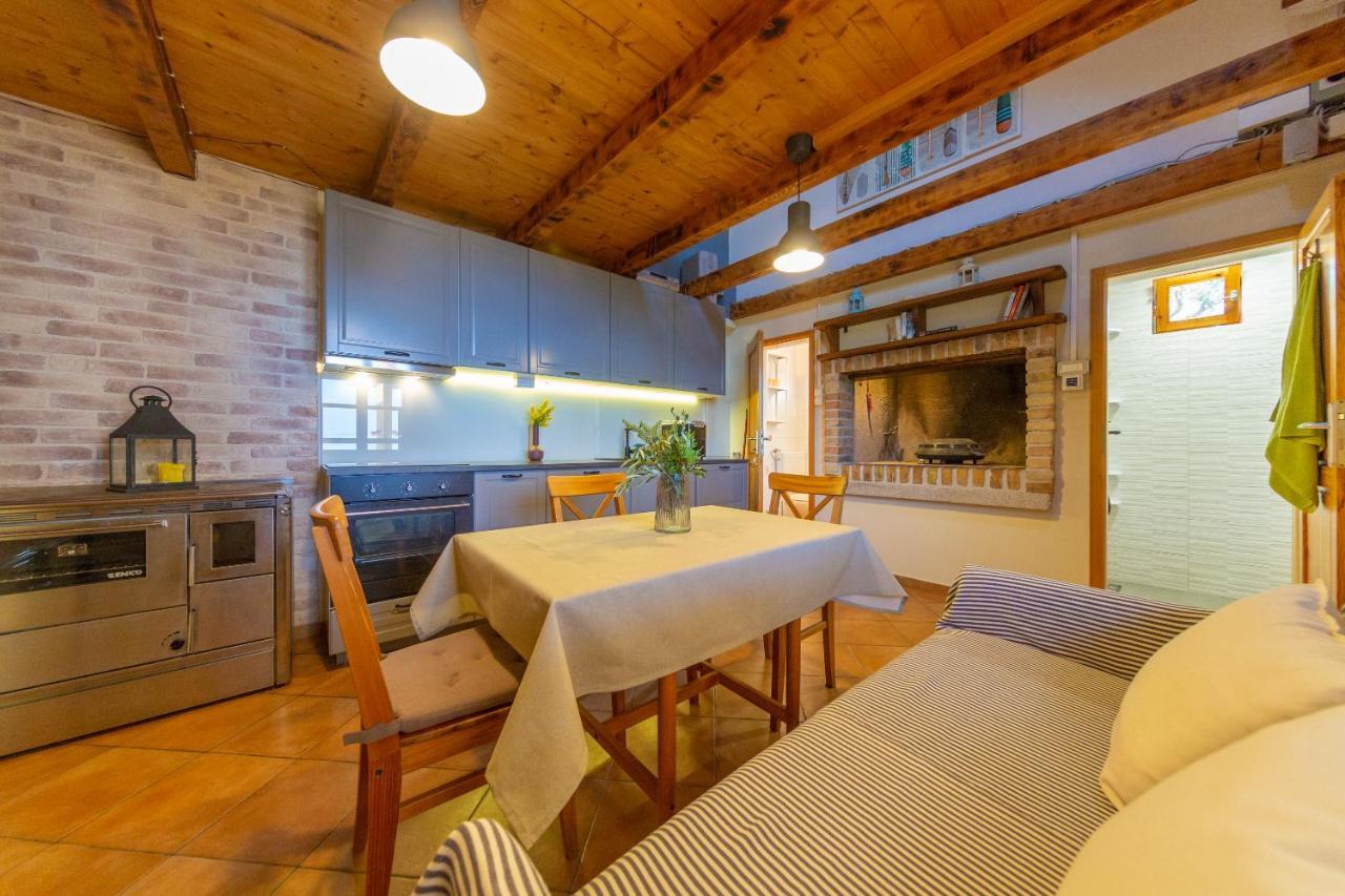 Adorable Cottage Okljucna Ngoại thất bức ảnh