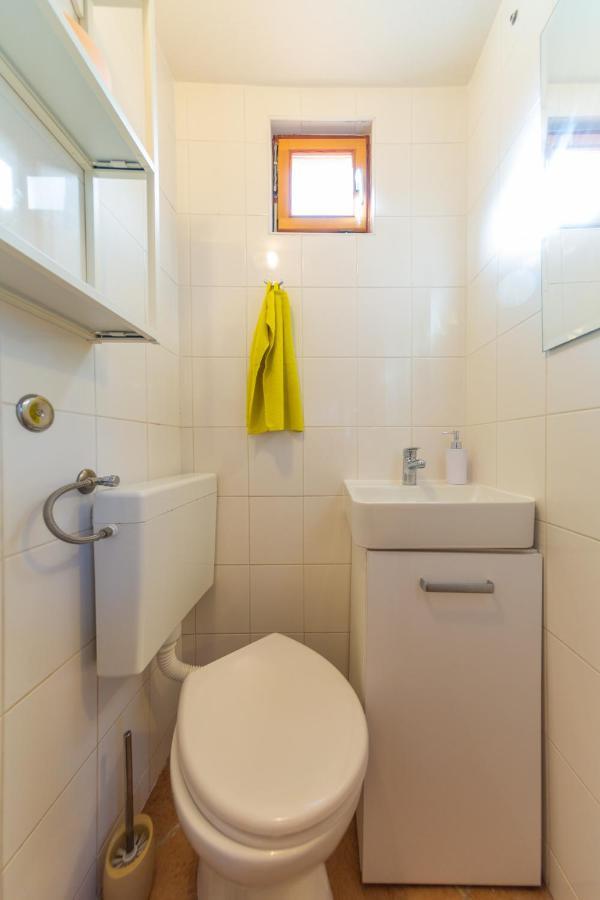 Adorable Cottage Okljucna Ngoại thất bức ảnh